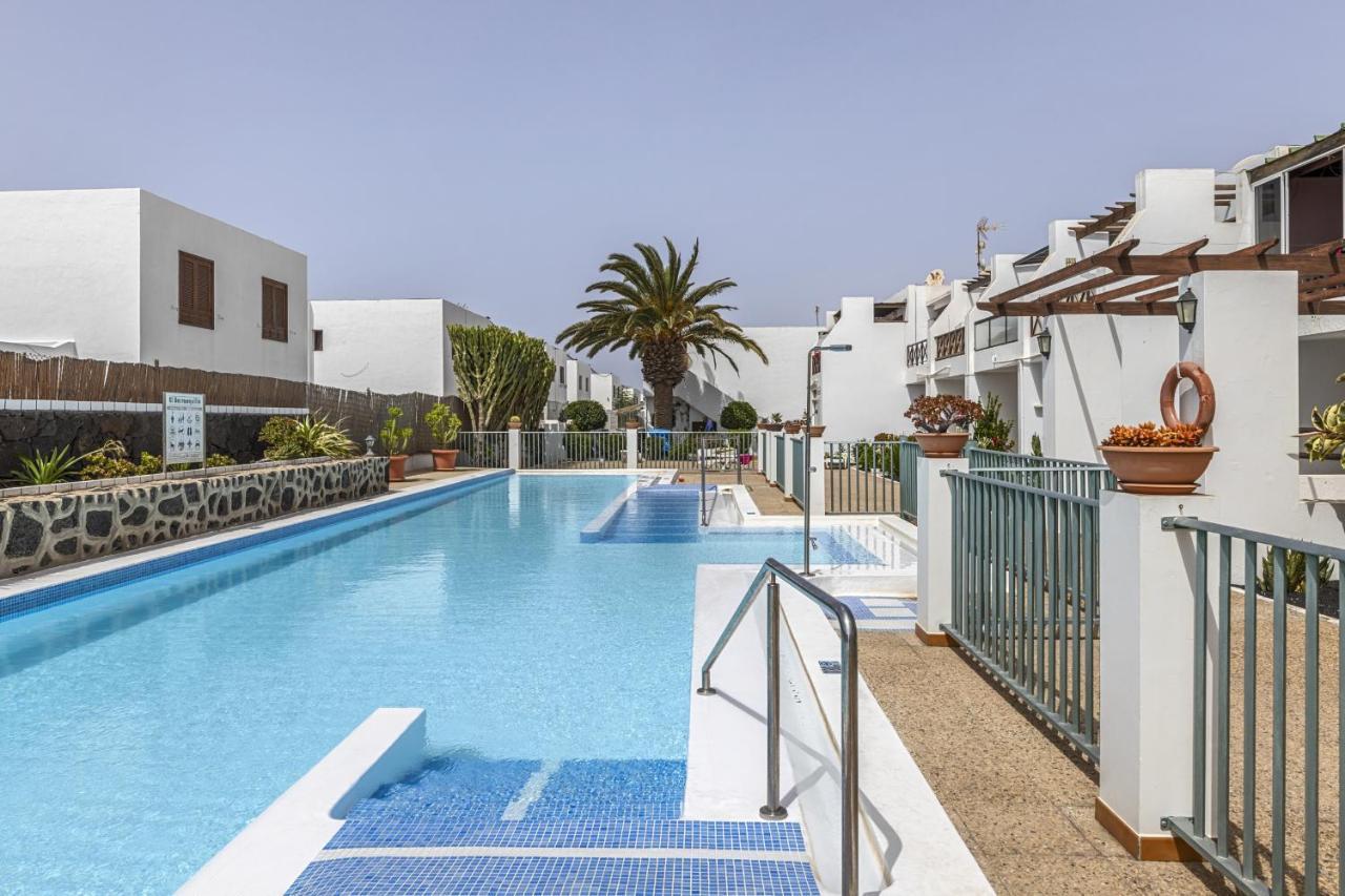 Hola Arnage Pool View Apartment Puerto del Carmen  Exterior photo